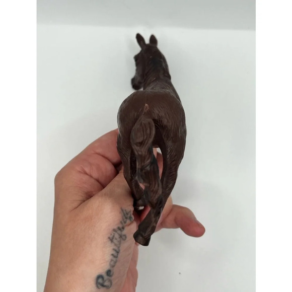 Greenbrier International Horse Figure Brown - Picture 4 of 7